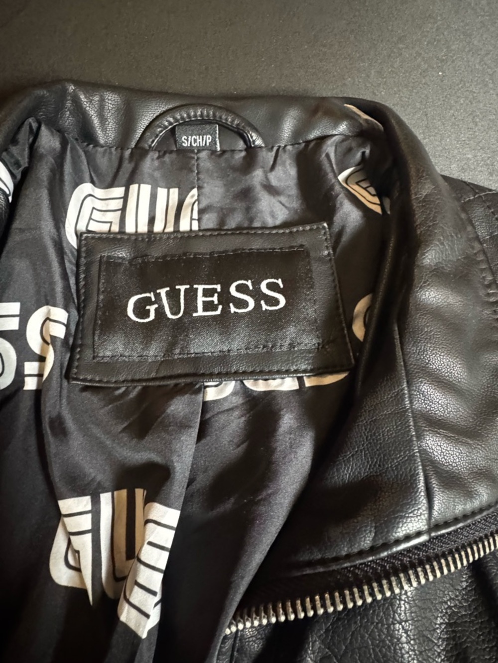 GUESS Black Faux Leather Quilted Shoulder Moto Jacket Y2K - Picture 3 of 7